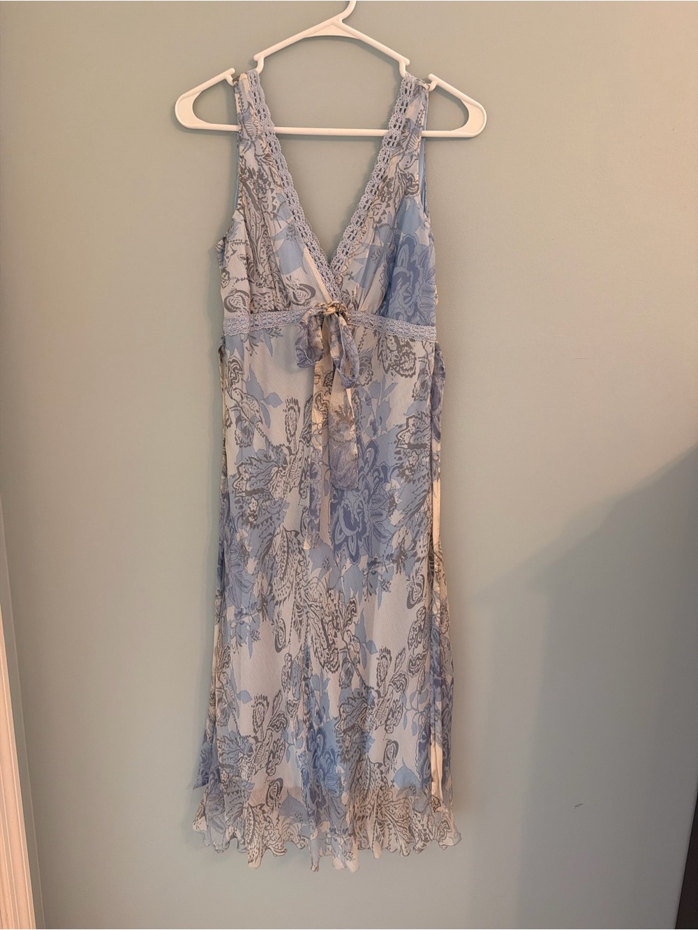 jonathan martin light blue and cream floral lace-trimmed slip dress